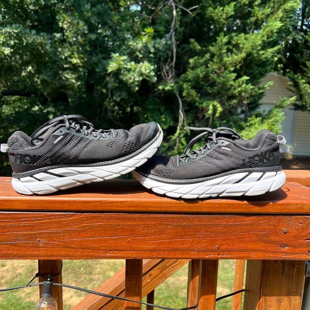 Hoka Women's 8.5 One One Clifton 6 Black White Road Trail Running Jog Sneakers